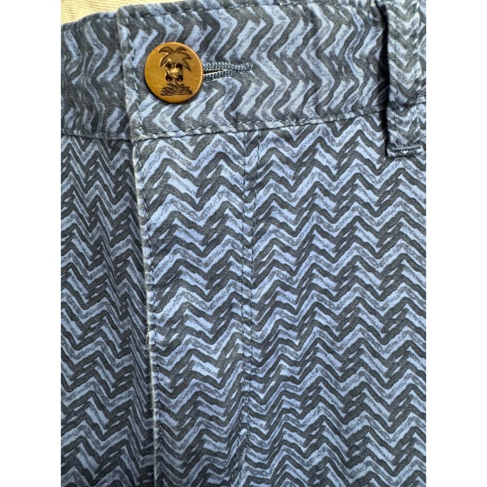 Tommy Bahama Men’s Sz 33 Blue Golf Wave Print Shorts Cotton 10" Inseam Summer - Picture 2 of 5